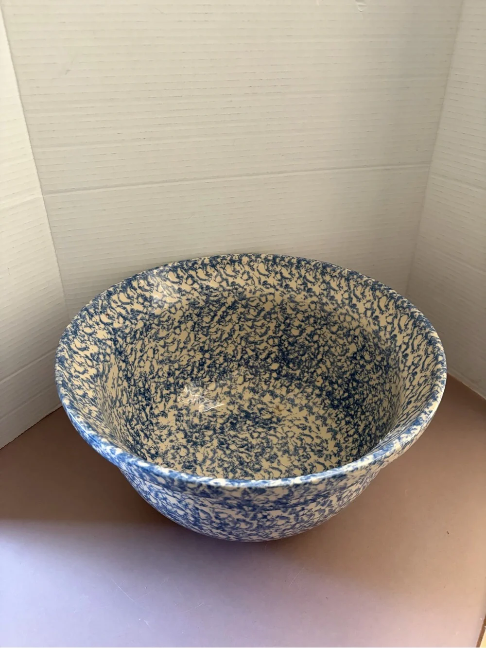 VTG Roseville Ohio Friendship Pottery Sponge wear bowl.  8 Quart.